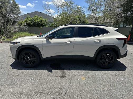 White Sand 2026 Chevrolet Trax ACTIV