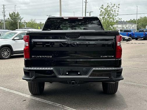 2025 Chevrolet Silverado 1500 Custom