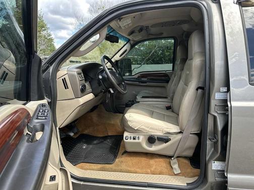2005 Ford Excursion Limited