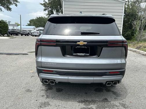 Sterling Gray Metallic 2026 Chevrolet Traverse LT