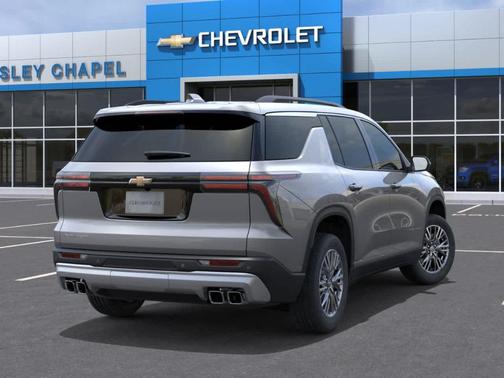 Sterling Gray Metallic 2026 Chevrolet Traverse LT