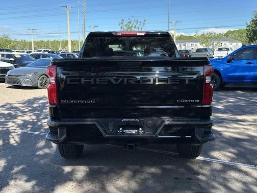 2025 Chevrolet Silverado 1500 Custom