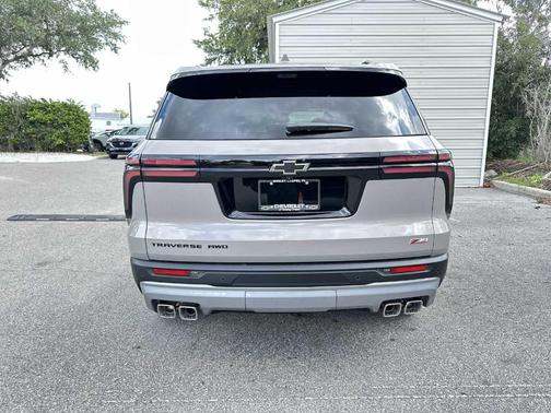 Sandstone Gray 2026 Chevrolet Traverse Z71