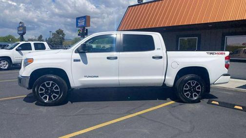 2017 Toyota Tundra SR5