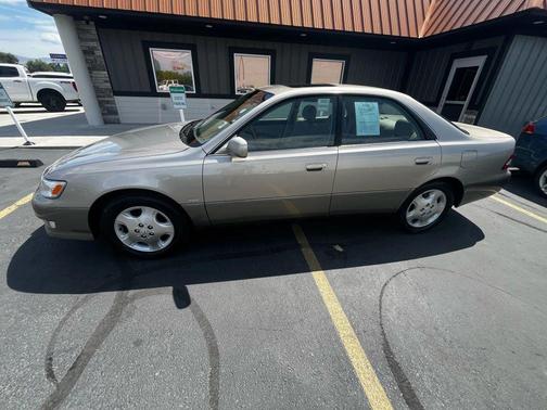 2000 Lexus ES 300 Base