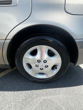 2000 Lexus ES 300 Base