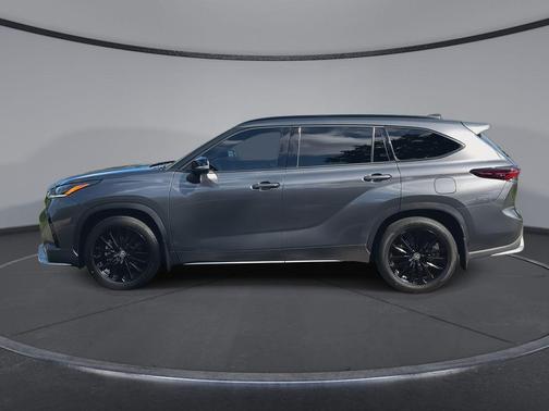 Magnetic Gray Metallic 2024 Toyota Highlander XSE