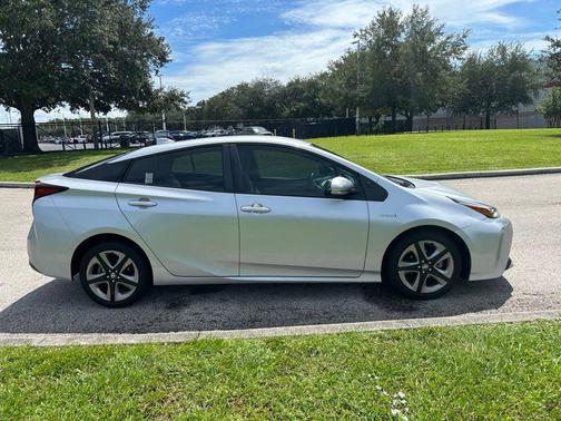 2022 Toyota Prius XLE