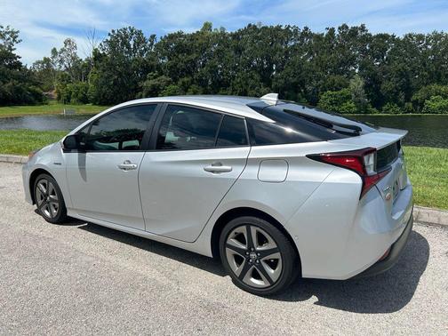 2022 Toyota Prius XLE