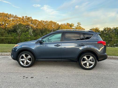 2013 Toyota RAV4 LE
