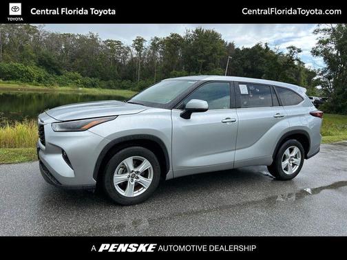 2024 Toyota Highlander LE