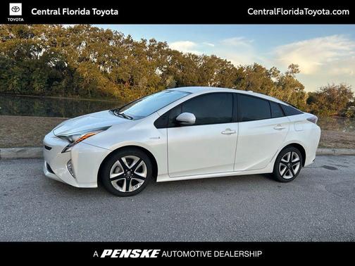 2017 Toyota Prius Three Touring