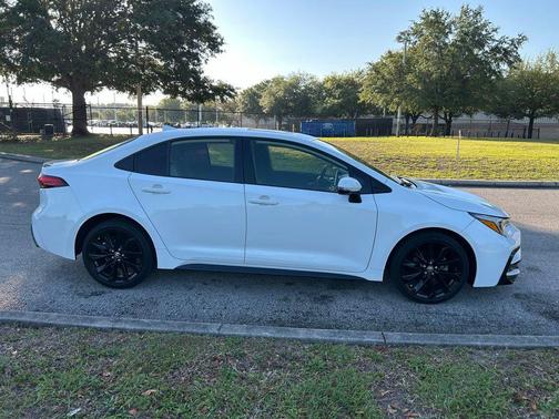 Ice Cap 2023 Toyota Corolla XSE