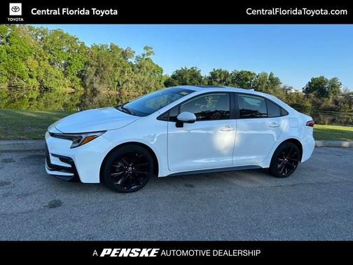 Ice Cap 2023 Toyota Corolla XSE