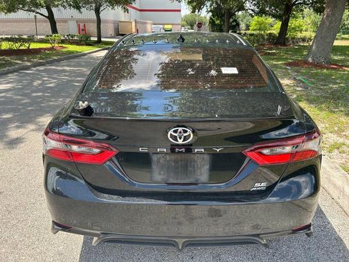 Midnight Black Metallic 2022 Toyota Camry SE