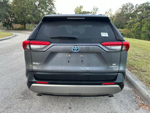 2023 Toyota RAV4 Hybrid SE