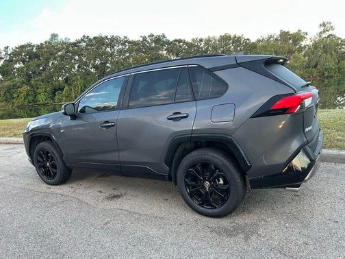 2023 Toyota RAV4 Hybrid SE