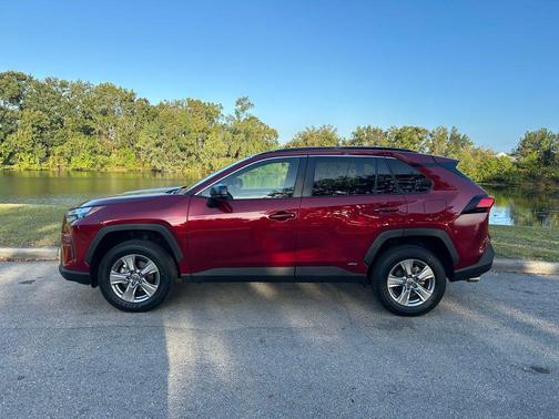 2024 Toyota RAV4 Hybrid LE