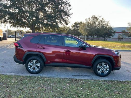 2024 Toyota RAV4 Hybrid LE