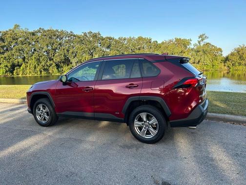 2024 Toyota RAV4 Hybrid LE