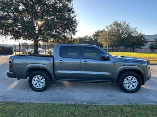 2022 Nissan Frontier SV