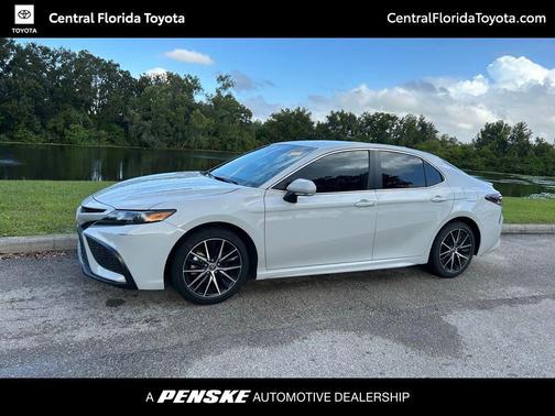 2024 Toyota Camry SE