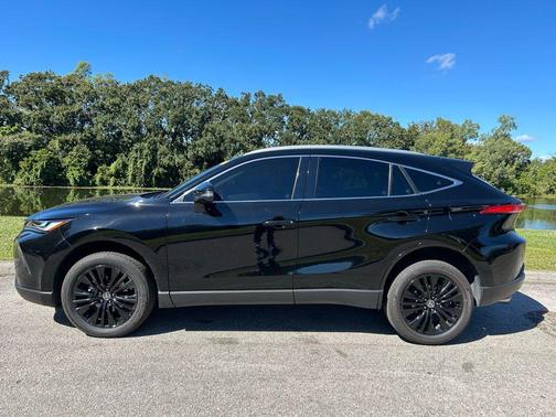 2022 Toyota Venza XLE