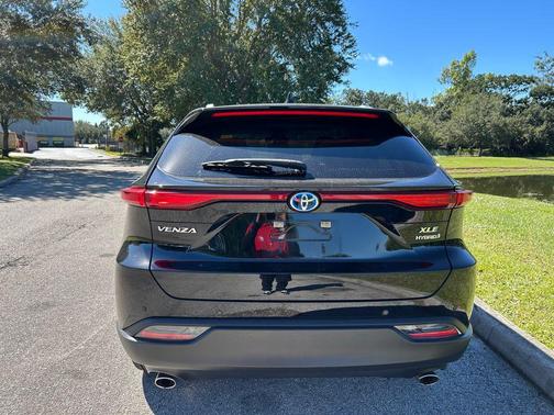 2022 Toyota Venza XLE