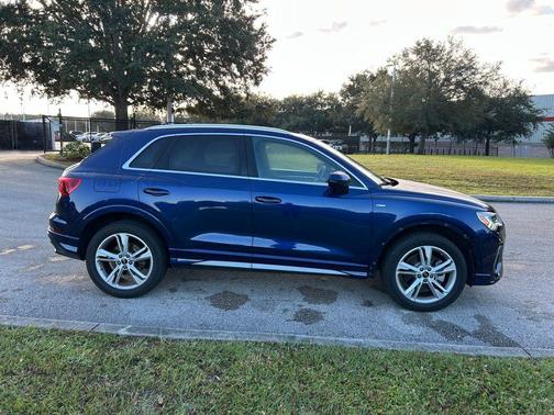 2023 Audi Q3 Premium 45 TFSI S line quattro Tiptronic