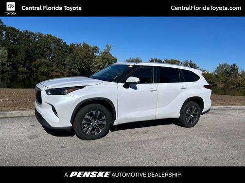 2023 Toyota Highlander XLE