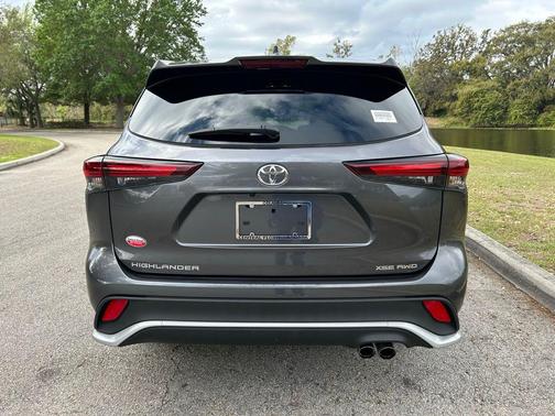 2025 Toyota Highlander XSE