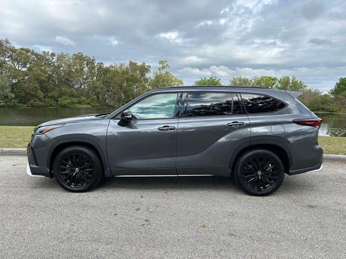 2025 Toyota Highlander XSE