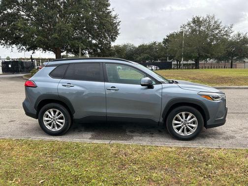 2023 Toyota Corolla Cross LE