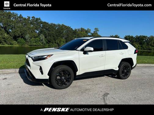 2022 Toyota RAV4 Hybrid SE