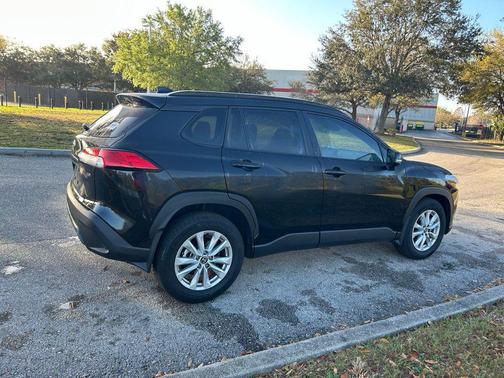 2025 Toyota Corolla Cross LE