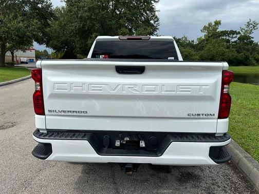 2022 Chevrolet Silverado 1500 Custom