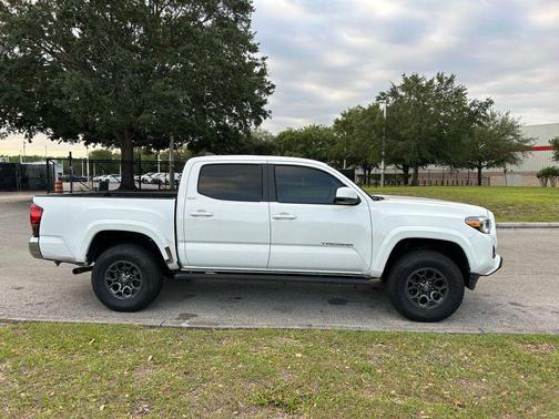 Super White 2018 Toyota Tacoma SR5