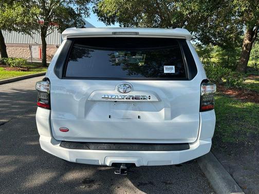 Ice Cap 2024 Toyota 4Runner SR5