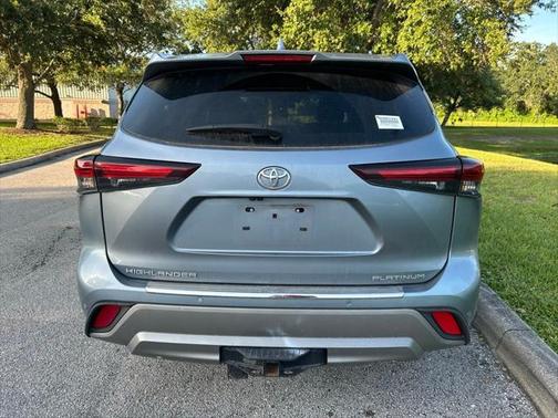 2024 Toyota Highlander Platinum