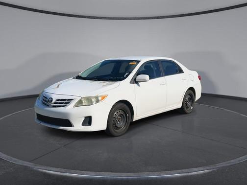 Super White 2013 Toyota Corolla LE