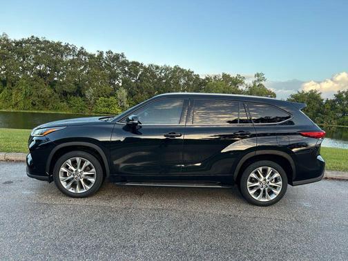 2023 Toyota Highlander Platinum