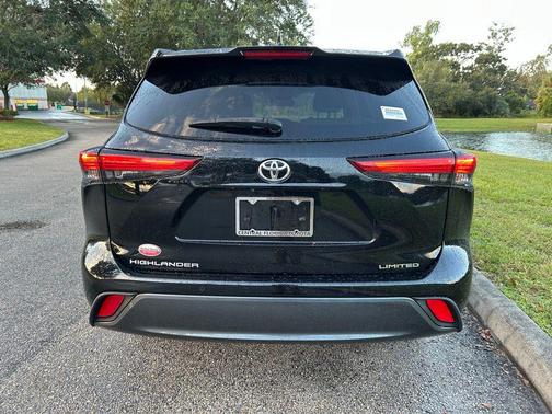 2023 Toyota Highlander Platinum