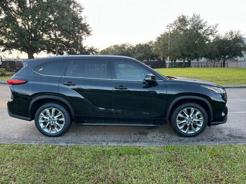 2023 Toyota Highlander Platinum