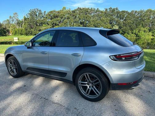 2020 Porsche Macan Base
