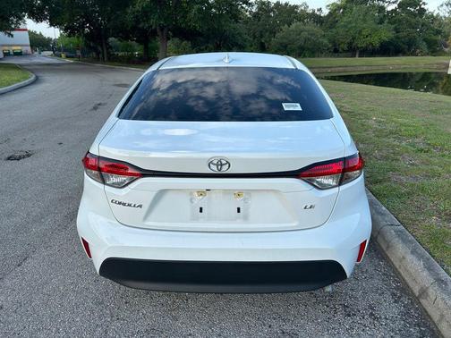 Ice Cap 2025 Toyota Corolla LE