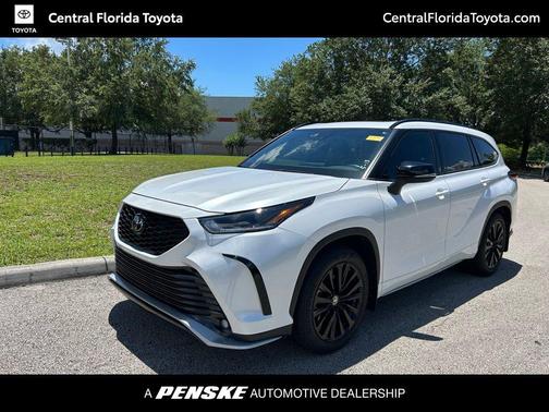 Wind Chill Pearl 2024 Toyota Highlander XSE