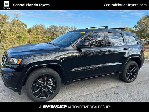 2022 Jeep Grand Cherokee Laredo