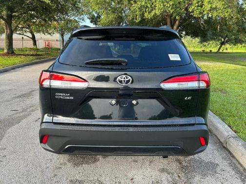 2025 Toyota Corolla Cross LE