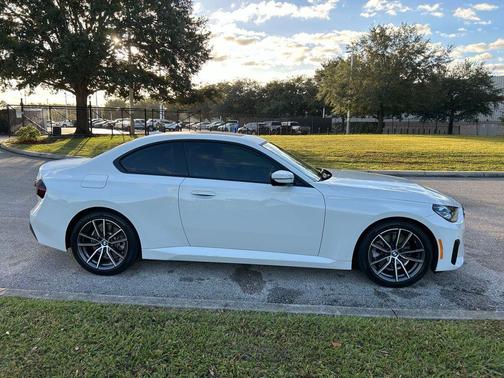 2023 BMW 230 i