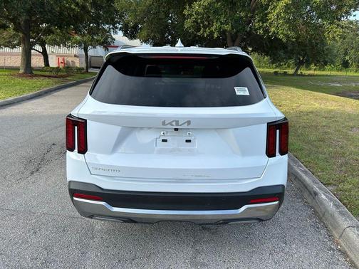 Glacial White Pearl 2025 Kia Sorento S